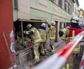 Bild: Pia Bayer/dpa
In Bamberg ist ein Auto in eine Hauswand gefahren.