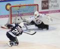 Bild: Robert Rappel
Im Halbfinale am Samstag klappte bei den Blue Devils das Toreschießen noch. In dieser Szene erzielt Hofverberg das 2:0 beim 5:1-Sieg. Einen Tag später mussten sich die Weidener gegen Regensburg mit 1:4 geschlagen geben.