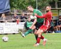 Bild: Rudi Gebert
Marco Kießling (links), der hier vor Hamza Akabel abzieht, glänzte beim 4:1-Sieg des SV Mitterteich gegen den BSC Saas-Bayreuth als dreifacher Torschütze.