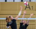 Bild: Andreas Arnold/dpa
Camilla Weitzel (l) hat sich zur Führungsspielerin entwickelt. (Archivbild)