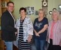 Bild: Josef Rosner
Monika Bartsch (Zweite von links) feierte am Montag ihren 85. Geburtstag. Der Pechbrunnerin gratulierten Bürgermeister Stephan Schübel, sowie (von rechts) Margarethe Schulda (KAB) und Schwiegertochter Birgitta.