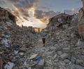 Bild: Alessandro Di Meo/ANSA/dpa
Die Bilder der Zerstörung gingen damals um die Welt.
