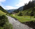 Bild: Karl-Josef Hildenbrand/dpa
Der Rappenalpbach im Allgäu war durch Baggerarbeiten in einen Kanal verwandelt worden. Durch neue Arbeiten ist er nun wieder im Zustand eines Wildbachs. (Archivbild)