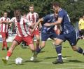Bild: Hans Mark
Der 1. FC Schmidgaden (blau) gewinnt das Derby gegen die DJK Dürnsricht-Wolfring (rot) mit 6:0.