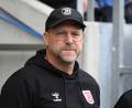 Bild: Jens Niering/dpa
Jahn-Trainer Sascha Hildmann will den bayerischen Pokal gewinnen.