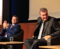 Bild: Matthias Bein/dpa
Bayerns Ministerpräsident Markus Söder (CSU, r) und Sachsen-Anhalts Ministerpräsident Sven Schulze (CDU) diskutierten über Wirtschaftspolitik.