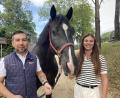 Bild: Stefanie Swann
Para-Reiter Jörg Moosburger und die Erste Vorsitzende des Reitclubs Auerbach, Sabrina Lauer, finden "Ausgrenzung ist unfair". Daher fühlt sich Moosburger beim Reitclub besonders gut aufgehoben.