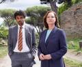Bild: Ann-Katharina Maier/ARD/dpa
Die Diplomatin Karla Lorenz (Natalia Wörner) und ihr Kulturattache Florian (Langston Uibel) sind auf der Suche nach Raubgut.
