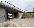 Bild: Joachim Gebhardt
Im Bereich des Baufeldes unter der neuen Brücke wird das Staatliche Bauamt wieder für einen feineren Belag sorgen.