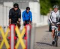 Bild: Kay Nietfeld/dpa
26 Kilometer in einer Stunde und 45 Minuten haben Schneider und Klingbeil am Morgen geschafft - auf den Rädern durchs Gelände.