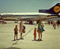 Bild: Christoph  Driessen/dpa
Damals war man noch wer als Deutscher: Touristen aus dem Ruhrgebiet kommen 1973 - noch zur Zeit von Diktator Franco - auf dem Flughafen von Ibiza an. (Archivbild)