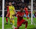 Bild: Reinhard Eisenbauer/Expa/APA/dpa
Das Tornetz wackelte oft: Xavier Mbuyamba und der Linzer ASK spielen nun in der Champions League.