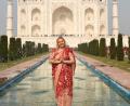 Bild: Anna Müller
Anna Müller aus Oberwappenöst bei Kulmain reiste drei Jahre lang durch Australien und Asien. Hier steht sie in einem indischen Sari vor dem Taj Mahal.