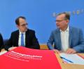 Bild: Sebastian Gollnow/dpa
Die Linke plädierte bei einer Pressekonferenz in Berlin für einen Mietendeckel.