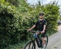 Bild: Silvia Weber
Valentin Weber ist happy über sein E-Bike. Am liebsten würde er jetzt Radtouren unternehmen, aber die Chemo ruft.