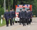 Archivbild: Elisabeth Dobmayer
Voller Stolz begleiteten die Verantwortlichen der Feuerwehr 2009 das neue Tragkraftspritzenfahrzeug vom Ortsrand bis zum Feuerwehrhaus. Vorne rechts im Bild der heutige Kommandant Johannes Eiberweiser.