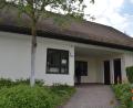Archivbild: lue
Die Fassade und ein Fenster des alten Betriebsgebäudes des Sport- und Freizeitzentrums in Kemnath wurden jüngst mit Graffiti beschmiert.