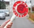 Symbolbild: Petra Hartl
Wegen Cannabisgeruch hat die Oberviechtacher Polizei einen Mopedfahrer aus dem Verkehr gezogen.