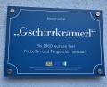 Bild: Christoph Ahlemeyer
In Oberviechtach sind an vielen Hauswänden blaue Täfelchen zur Erinnerung an alte Hausnamen angebracht.