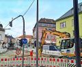 Bild: Brigitte Gschwendtner
Diese Hauptschlagader der Stadt ist derzeit vollständig blockiert, weil in der Leopoldstraße das Nahwärmenetz verlegt wird und in der Ottostraße das Glasfaserkabel.
