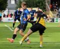 Bild: Mario Wiedel
Rückkehrer Martin Ruda (links) tut dem Weidener Spiel gut: Der lange verletzte Mittelfeldspieler sill zusammen mit seinen Teamkollegen nach dem ersten Saisondreier in Hof (Szene) im Heimspiel gegen den TSV Großbardorf den nächsten Sieg feiern.