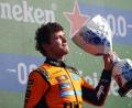 Bild: David Davies/PA Wire/dpa
Bleibt noch länger bei McLaren: Weltmeister Lando Norris. (Archivbild)