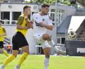 Bild: Hubert Ziegler
Kapitän Mario Schmien (links) vom FC Amberg im Duell mit seinem Gegenspieler vom SV Grainet. Am Ende stand ein leistungsgerechtes 0:0 auf der Anzeigentafel.
