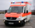 Bild: Stephan Jansen/dpa
Der Rettungsdienst brachte den Schwerverletzten in ein Krankenhaus. (Symbolbild)