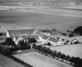 Bild: Archiv Horsch
Im Jahr 1969 pachtete Dankwart Horsch den Sitzenhof am Stadtrand von Schwandorf. Später entstand dort der Sitze des heutigen Landmaschinenherstellers.