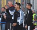 Bild: Karl-Josef Hildenbrand/dpa
Alper Kayabunar (M) konnte mit dem Auftritt seiner „Löwen“ nach dem Wechsel nicht mehr zufrieden sein. (Archivbild)