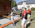 Bild: Roland Wellenhoefer
Die Faszination des Dartsports zeigte sich schon bei den jüngsten Besuchern des Vereinsjubiläums: Mit großer Begeisterung versuchten sie sich an der Scheibe.