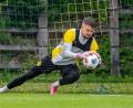 Bild: David Inderlied/dpa
Steht in der ersten Pokalrunde beim BVB im Tor: Alexander Meyer. (Archivbild)