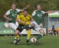 Bild: Hans Mark
Mit vereinten Kräften und neuem Trainer: Der TSV Stulln (grüne Trikots) feierte gegen den SV Trisching den ersten Saisonsieg in der Kreisliga West – und das bei der Premiere von Trainer Christian Zechmann.