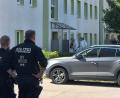 Bild: Dominik Stallein/Münchner Merkur/tz/dpa
Eine Streife fand die beiden Leichen in dem Mehrfamilienhaus.
