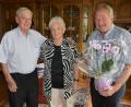 Bild: Josef Rosner
Zweiter Bürgermeister Johann Brandl (rechts) überbrachte die Glückwünsche der Stadt Mitterteich und des Landkreises zum 65. Ehejubiläum an Dagmar und Erich Ottlinger.