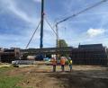 Bild: Staatliches Bauamt Amberg-Sulzbach
Zum Neubau der Flembachbrücke bei Michelfeld werden Fertigbauteile genutzt. Diese sind am Dienstag eingehoben worden - was im Bereich Michefeld für Stau im morgendlichen Berufsverkehr gesorgt hat.