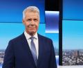 Bild: Oliver Berg/dpa
War ab 1990 in New York erster USA-Korrespondent von RTL, ging 1992 zurück nach Deutschland, um in Köln 32 Jahre lang die Hauptnachrichtensendung „RTL Aktuell“ zu präsentieren: Peter Kloeppel. (Archivbild)
