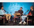 Bild: Alexander Unger
Ex-Eishockeyprofi Leo Conti (links) fungiert seit April als Berater bei den Blue Devils Weiden. Nun war der 47-Jährige zu Gast im Podcast "Powerplay" bei den Gastgebern Fabian Leeb (Mitte) und Max Schlötter.