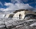 Bild: Jean-Christophe Bott/KEYSTONE/dpa
Projekt „Keep It Wool“: Schafwolle zum Schutz von Gletschern