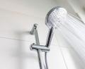 Symbolbild: Philipp von Ditfurth/dpa
Was tun, wenn die Dusche nicht mehr abläuft? Am besten erstmal eine Zahnbürste besorgen.