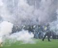 Bild: Uwe Anspach/dpa
Polizeieinsatz beim Pokalderby im Carl-Benz-Stadion. (Archivbild)