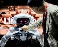 Bild: Christoph Soeder/dpa
Berlin: Technik trifft Taktstock – Roboter im Dirigenten-Look bei Performance am zweiten IFA-Pressetag 2026