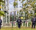 Bild: Frank Hammerschmidt/dpa
Unbekannte positionierten in Brandenburg mehr als ein Dutzend Geschosse unter Stromleitungen.