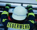 Bild: Rolf Vennenbernd/dpa
Auch ein Feuerwehrmann wurde bei den Löscharbeiten leicht verletzt. (Symbolbild)