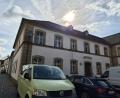 Bild: lue
Nachdem das Familien- und Bürgerzentrum Mittendrin sowie die Stadtbücherei Kemnath aus dem "Alten Rathaus" am Rathausplatz 1 ausgezogen sind, ist das Gebäude noch ohne neue Nutzung. Erste Planungen sind noch am Anfang.