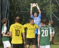 Archivbild: Hans Mark
Für Johannes Kohl (Mitte, gelbes Trikot) und den SV Trisching geht es am Freitagabend in einem beinahe historischen Derby in der Kreisliga West gegen den 1. FC Schmidgaden.