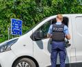 Bild: Patrick Pleul/dpa
Wann die vorübergehend eingeführten deutschen Grenzkontrollen enden, ist noch nicht absehbar. Bundesinnenminister Alexander Dobrindt (CSU) hat sich erst kürzlich wieder um ein halbes Jahr verlängert. (Symbolbild)