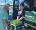 Bild: san
Der Tour-Bus von Oberpfalz-Medien ist am Freitag nach Rieden gerollt. Bei "Redaktion on Tour" auf dem Parkplatz des Netto-Marktes durften die Besucher Anliegen und Anregungen vorbringen, Fragen stellen, am Gewinnspiel teilnehmen, am Glücksrad drehen und – gegen Vorlage eines Coupons – ein Eis schlecken.