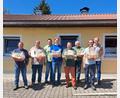 Bild: Florian Greim
Bei der Betriebs- und Personalratsversammlung des Forstbetriebs Waldsassen standen die Mitarbeiterehrungen im Vordergrund. Von links: Bernhard Stich, Siegfried Sölch, Alexander Dietl, Robert Kraus, Dietmar Michalski, Norbert Zintl, Bertram Michel und Florian Greim.