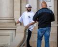 Bild: Monika Skolimowska/dpa
Rapper Shindy hat wegen eines Rippenbruchs seine geplante Tour absagen müssen. (Archivbild)
